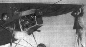 R. Davis y G. Heinemann ensayando el motor